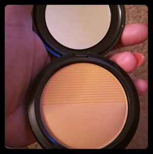 BrandNew! Mac Waterweight pressed powder
